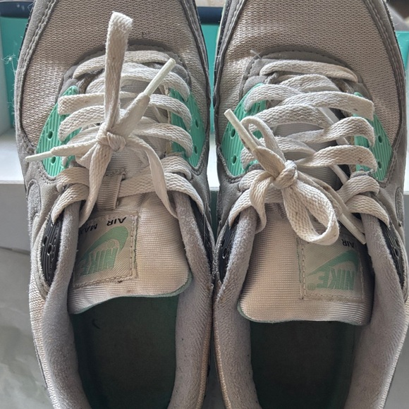 Nike Air Max 90 Sneakers in White Particle Grey & Hyper Turquoise GUC - Picture 3 of 9